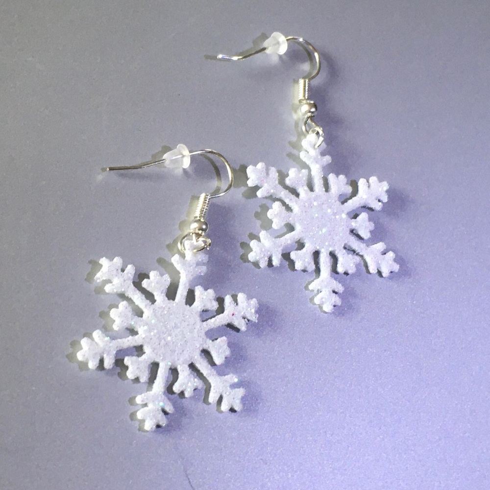 ❄️ Hand Crafted Snowflake Earrings ❄️ - Picture 6 of 7